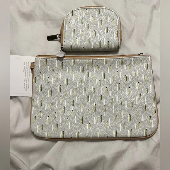 thirty-one Handbags - Thirty-One clutch and wallet set